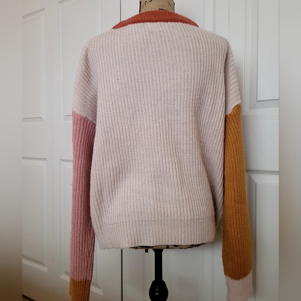 🧡 Hem & Thread Sweater - Picture 4 of 4